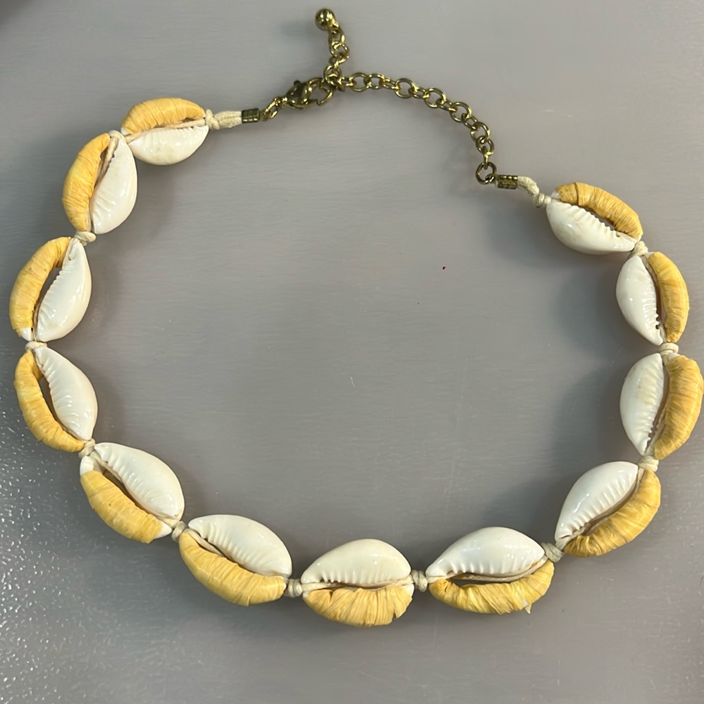 Mango Seashell Choker Bracelet 14$